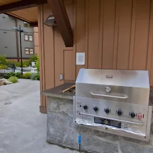 https://evolution.hotels-of-whistler.com