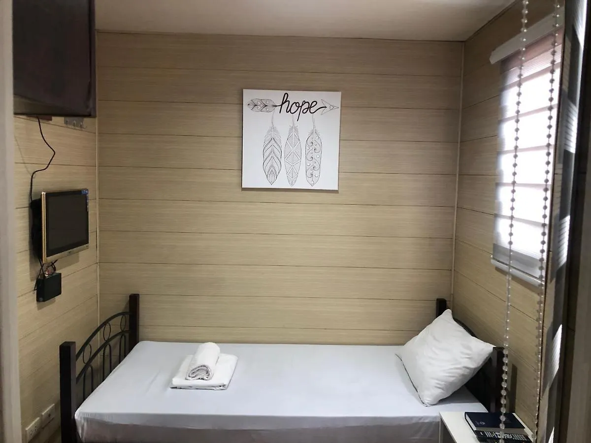 Maine City Residences Leveriza Pasay 2*,  Philippines